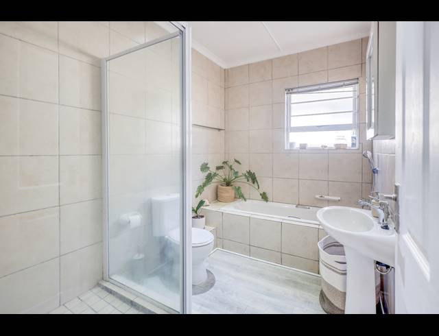 3 BEDROOM TOWNHOUSE FOR SALE IN BEACON BAY